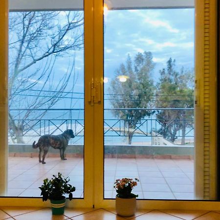 Chloe'S Sunrise Beach House Vila Atenas Exterior foto